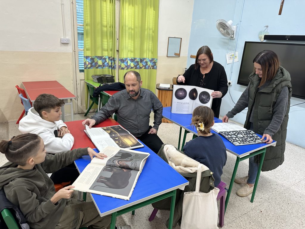 Spotkanie uczniów z Konsulem RP w Valletcie